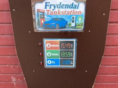 Legetøjstank på legeplads